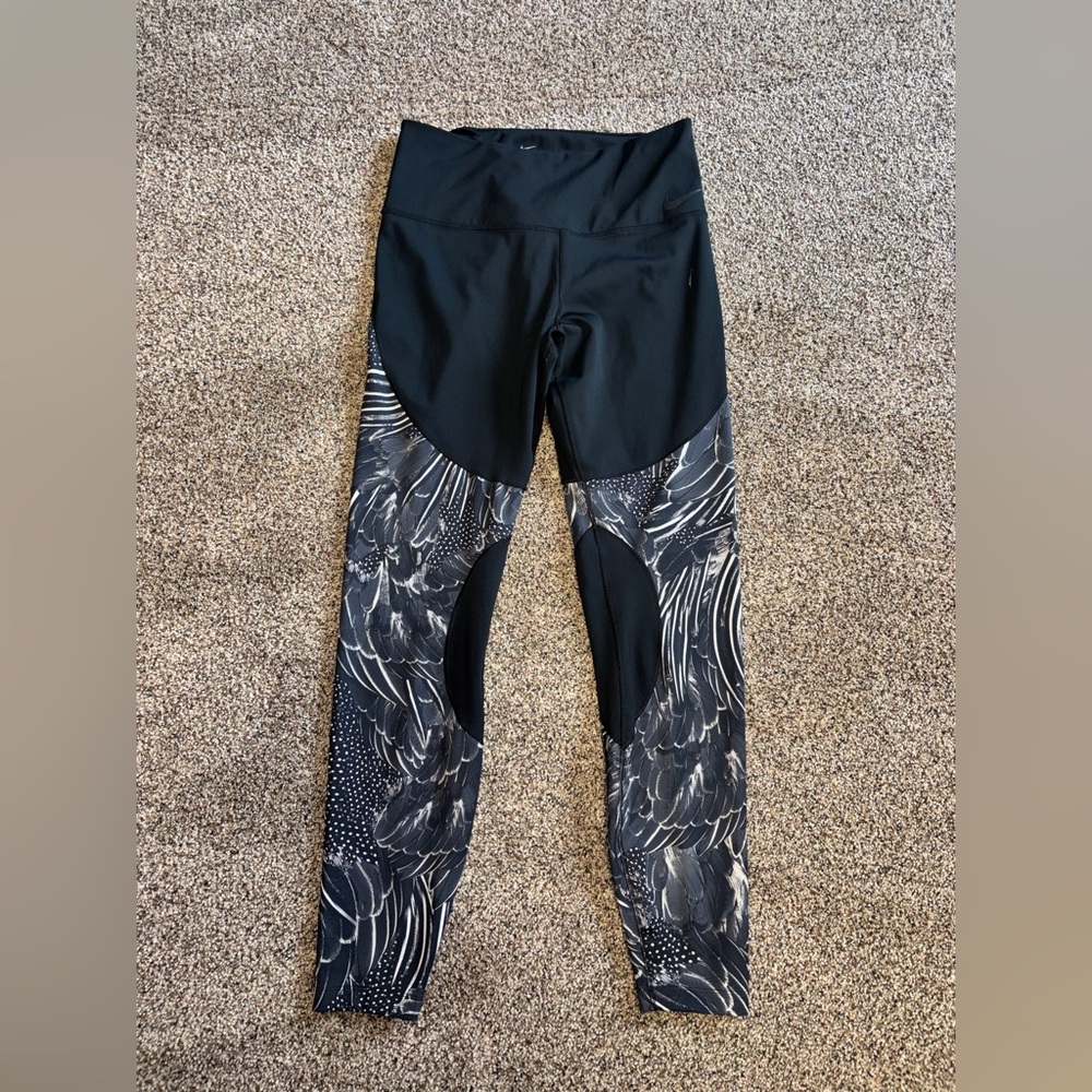 Nike Power Hyper Tight Dri-Fit Flutter Wing Print Leggings Women’s Large